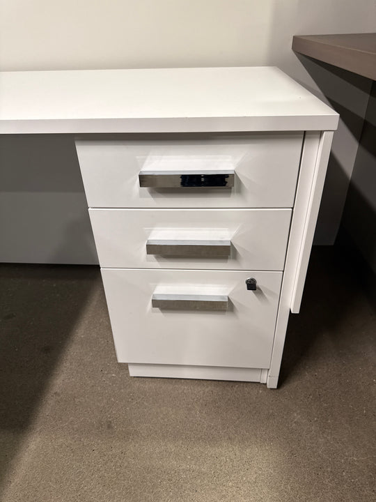 L-Shape Reception Desk w/BBF Ped