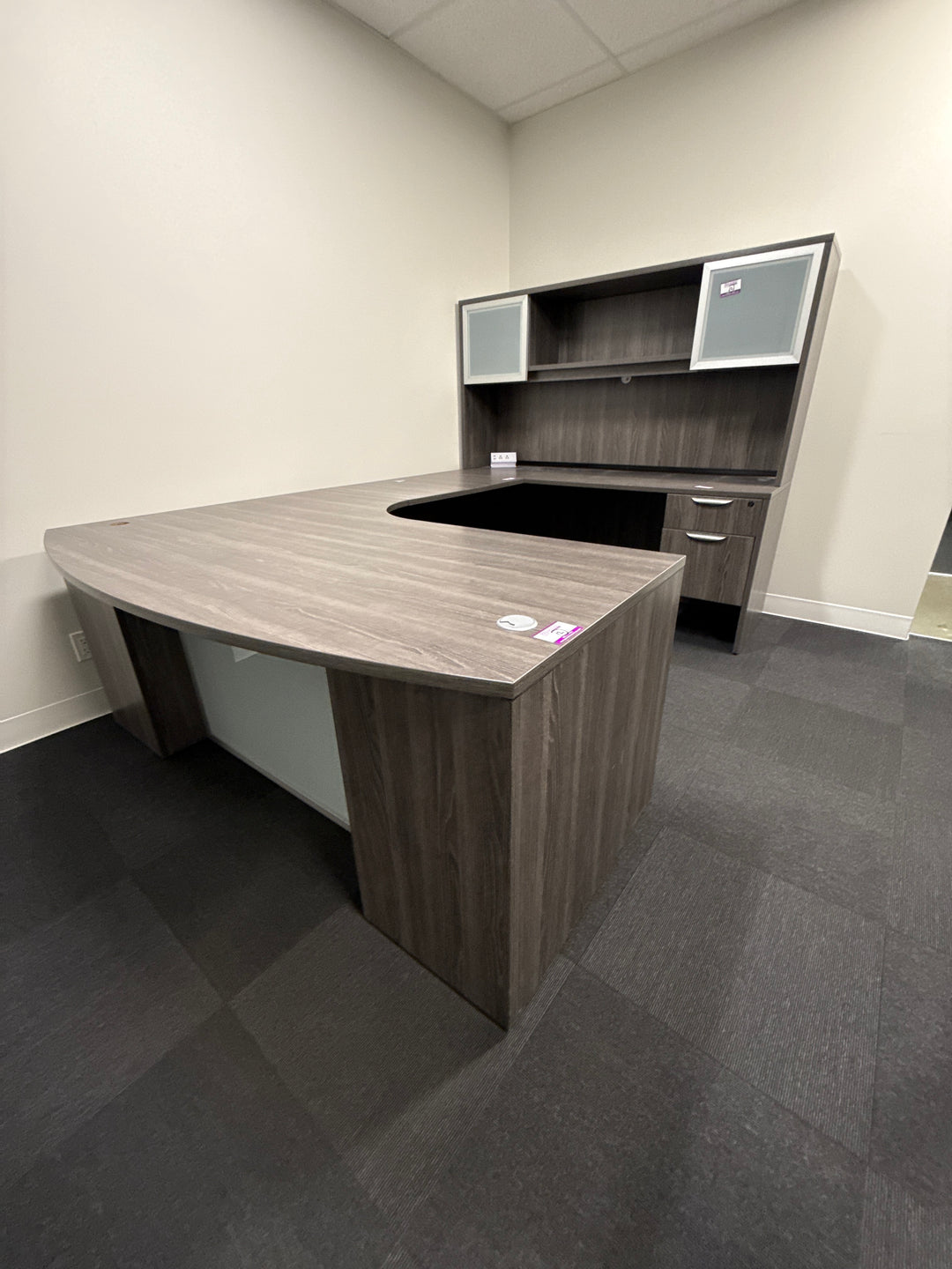 U-Shape Desk w/Hutch, BF Ped