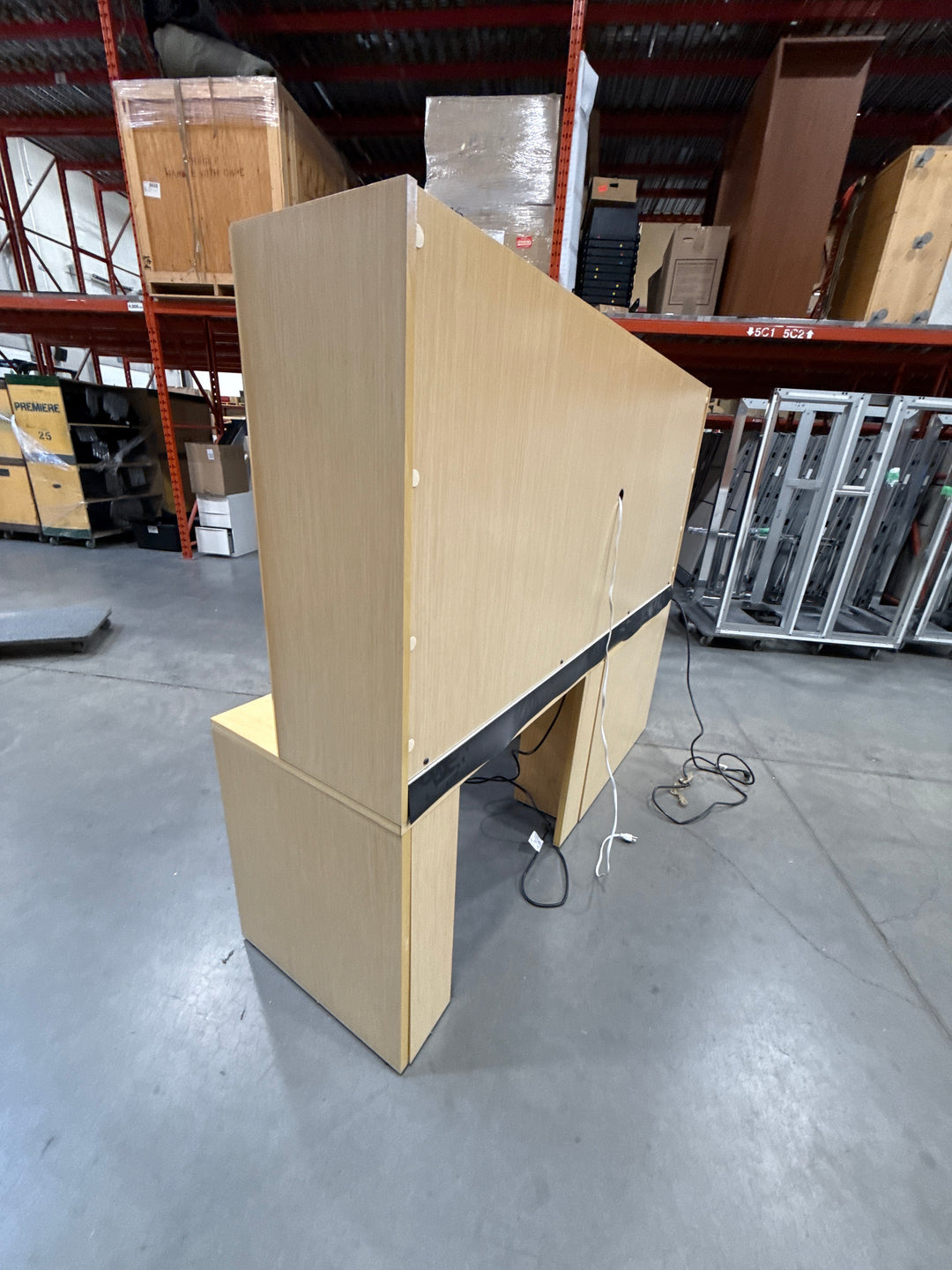 Teknion L-Shape Desk w/Hutch, BBF Ped