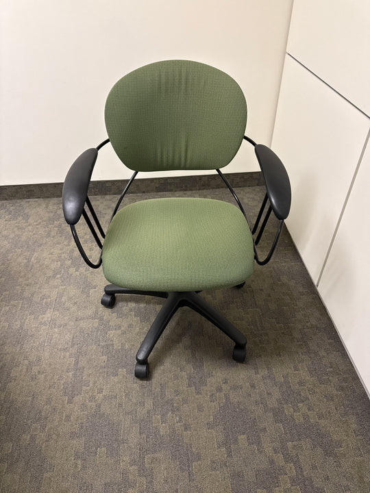 Steelcase Uno Meeting Chair