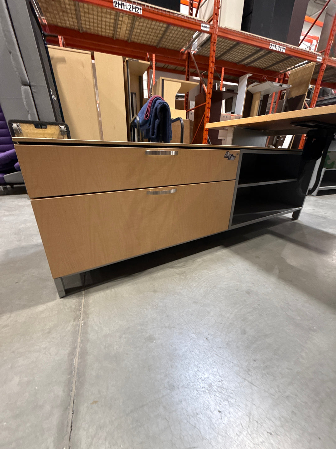 L-Shape Desk w/Lower Credenza