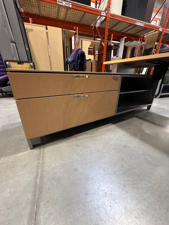 L-Shape Desk w/Lower Credenza