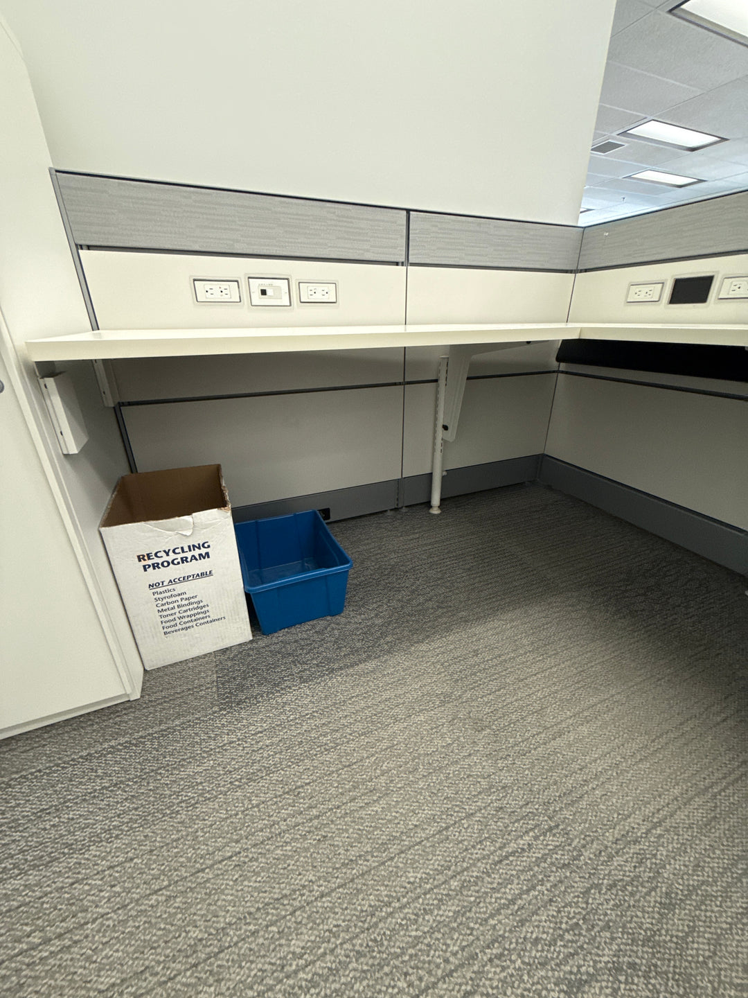 L-Shape Reception Desk w/Wardrobe and BBF Ped