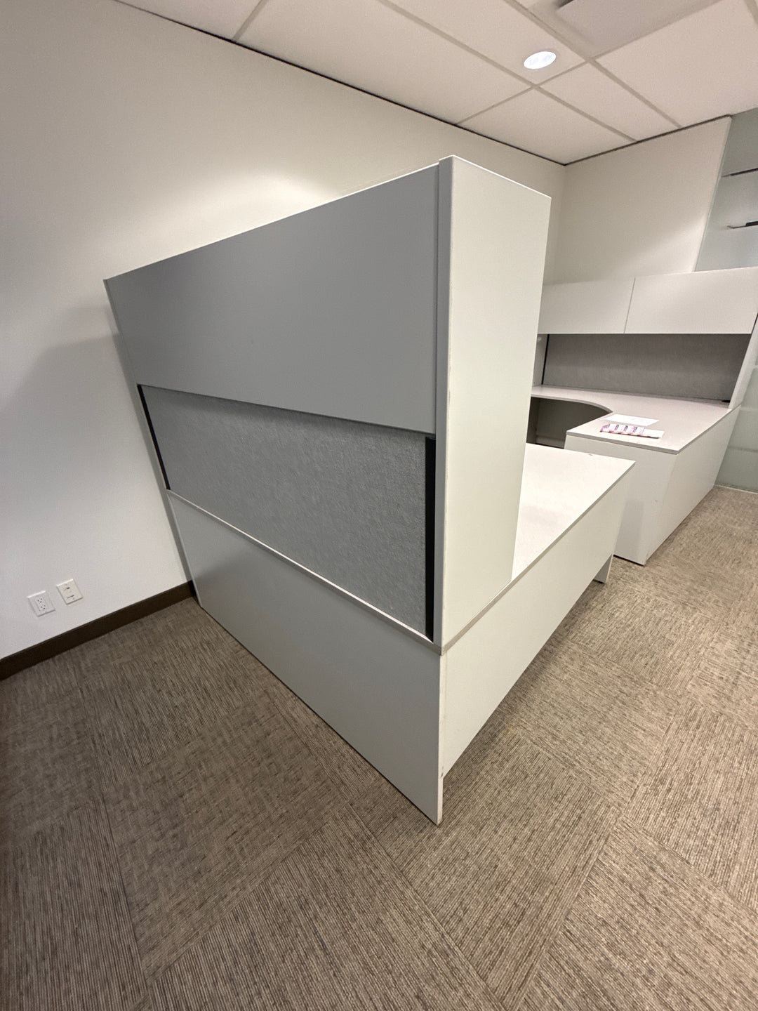 L-Shape Desk w/Hutch, BF Ped