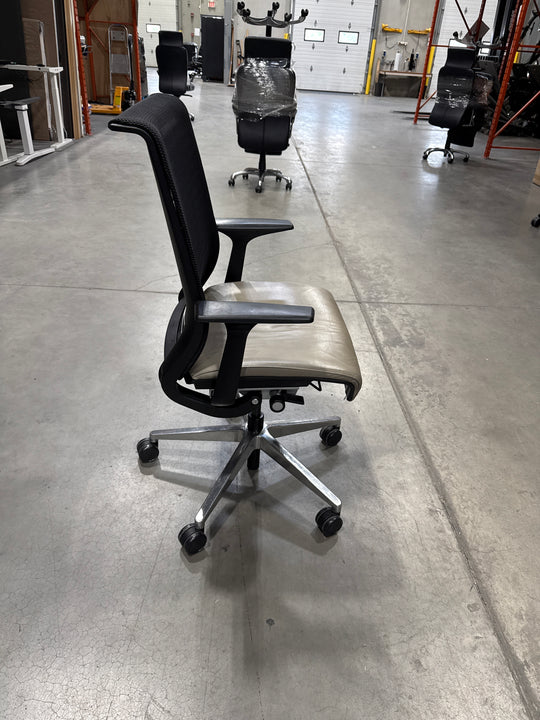 Steelcase Think Meeting Chair w/Leather Seat