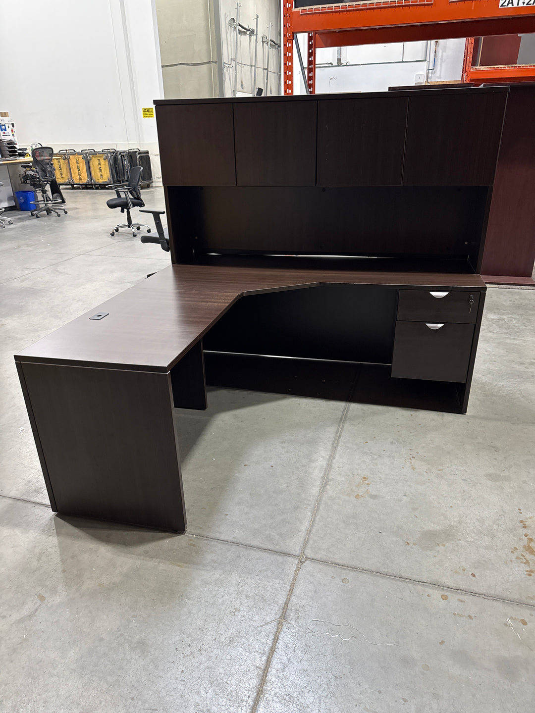 L-Shape Desk w/Hutch, BF Ped