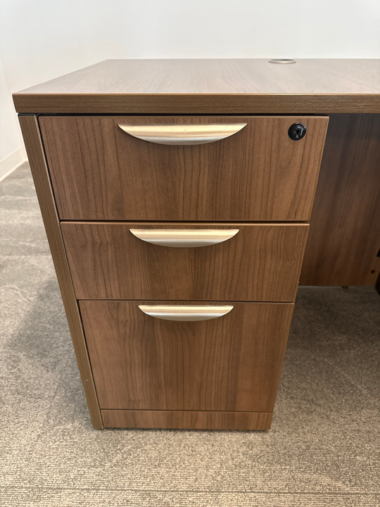 L-Shape Desk w/BBF Ped and Privacy Screen