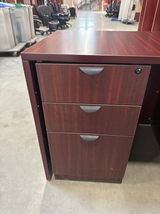 L-Shape Desk w/Hutch, BBF Ped