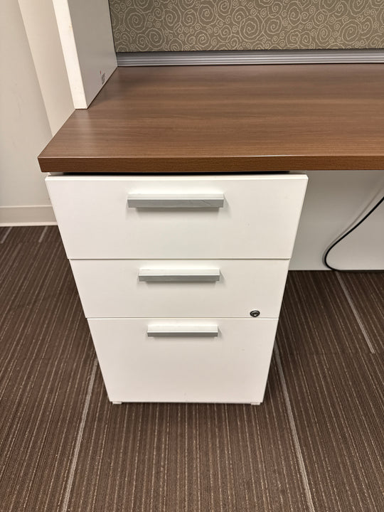 6' Straight Desk w/Hutch, BBF Ped