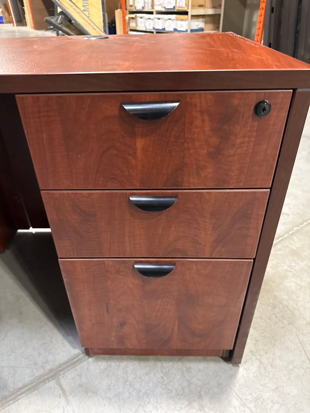 L-Shape Desk w/Hutch, BBF and FF Ped (Hutch on Desk)