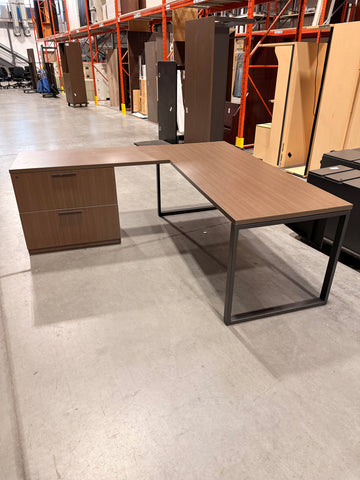 L-Shape Desk w/2-High Lat