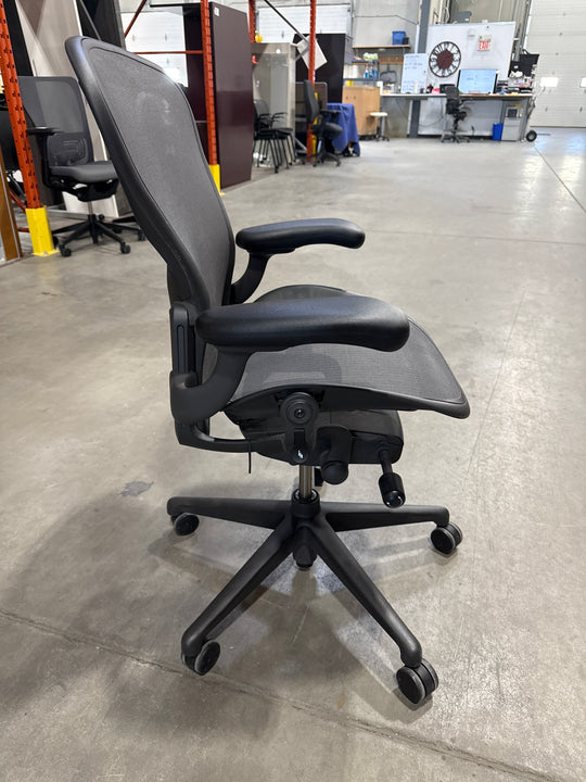 Herman Miller Aeron Size B Remastered Meeting Chair