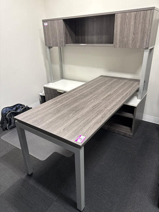L-Shape Desk w/Hutch and Lower Credenza