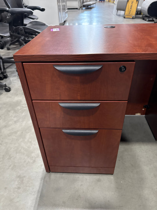 L-Shape Desk w/BBF Ped