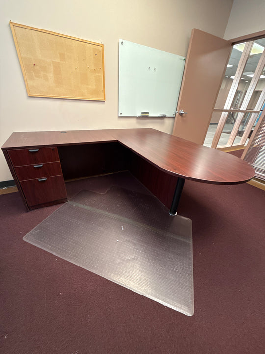 Bullet L-Shape Desk w/BBF Ped