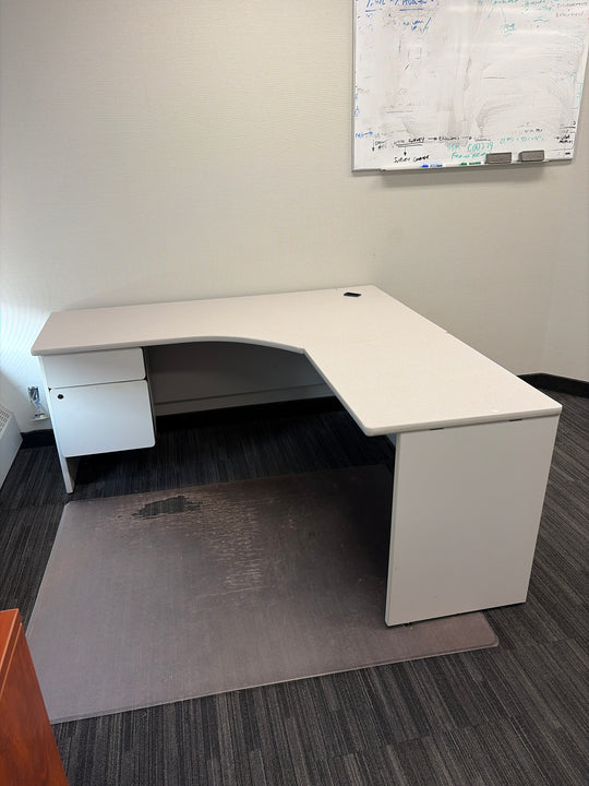 L-Shape Desk w/BF Ped