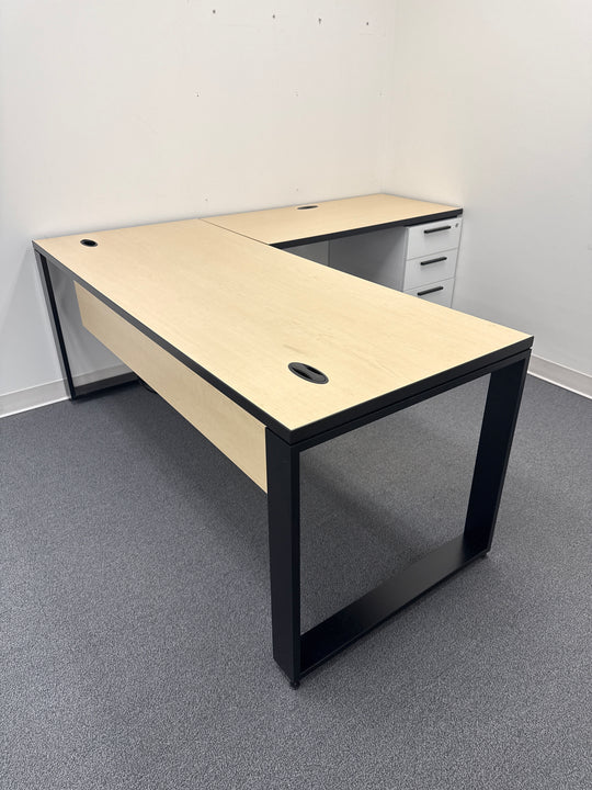 L-Shape Desk w/BBF Ped