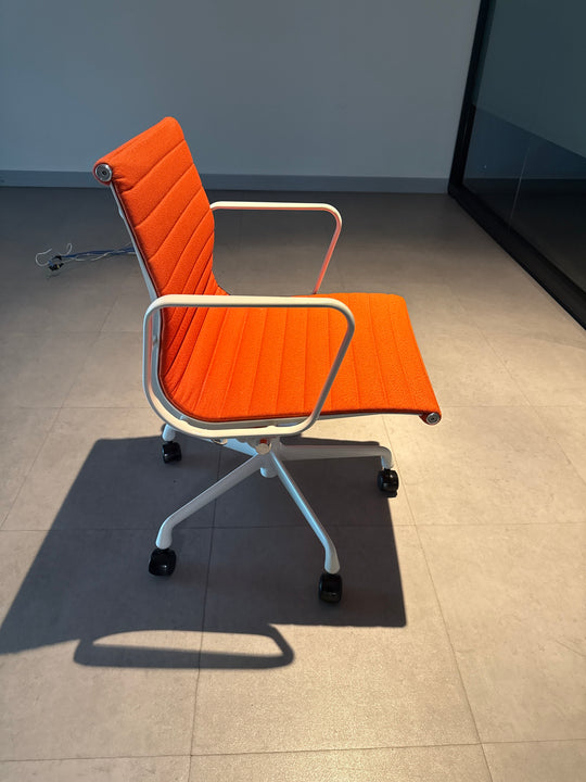 Herman Miller Eames Fabric Meeting Chair