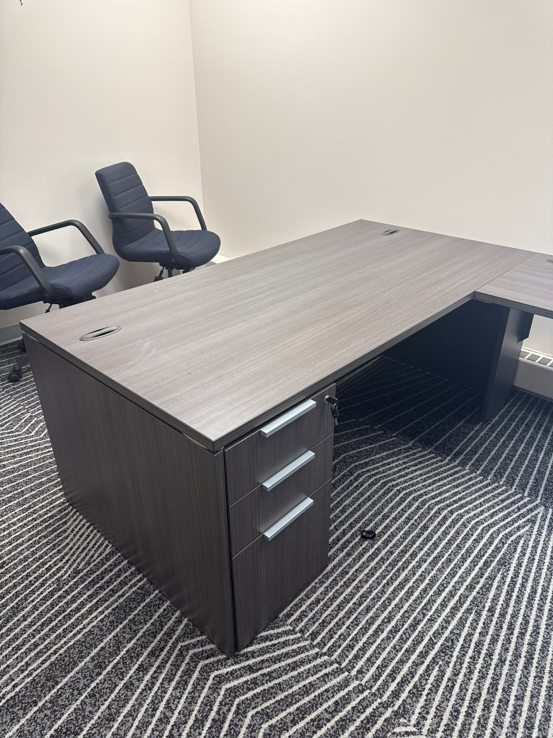U-Shape Desk w/BBF, Lateral, Wardrobe