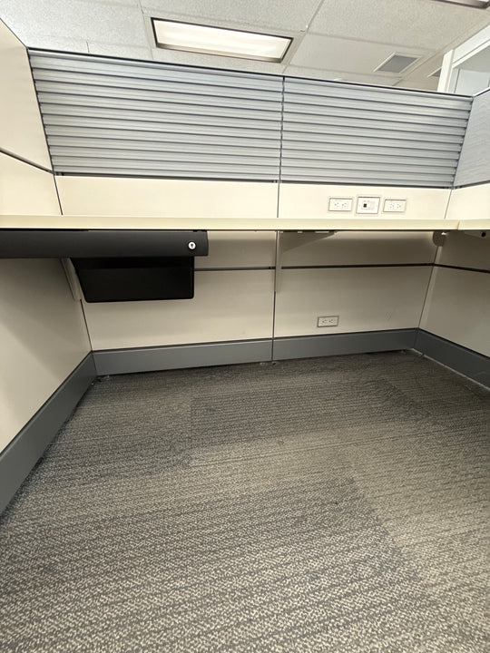 Teknion 6' x 6' L-Shape Workstation w/Storage Tower