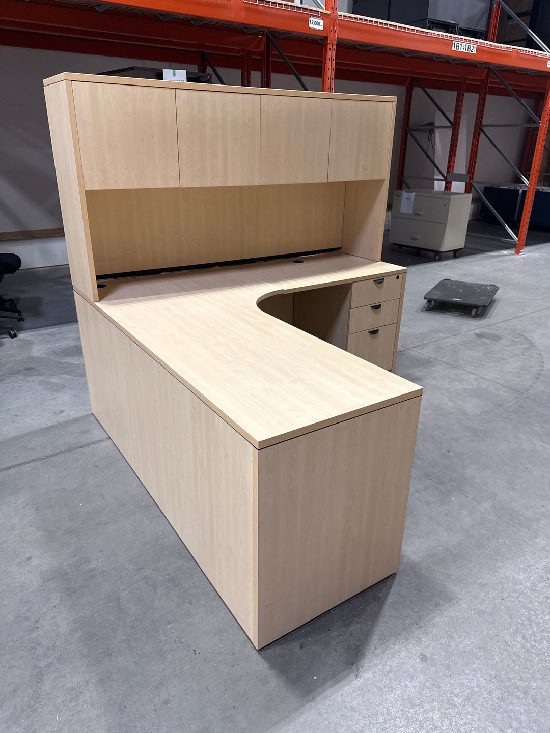 L-Shape Desk w/Hutch, BBF Ped