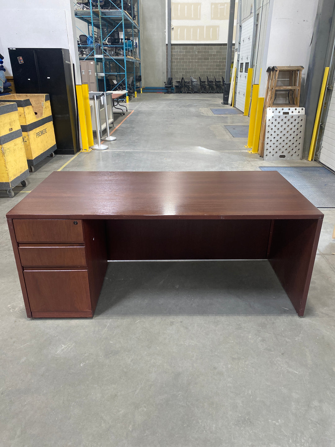 6' Straight Desk w/BBF Ped
