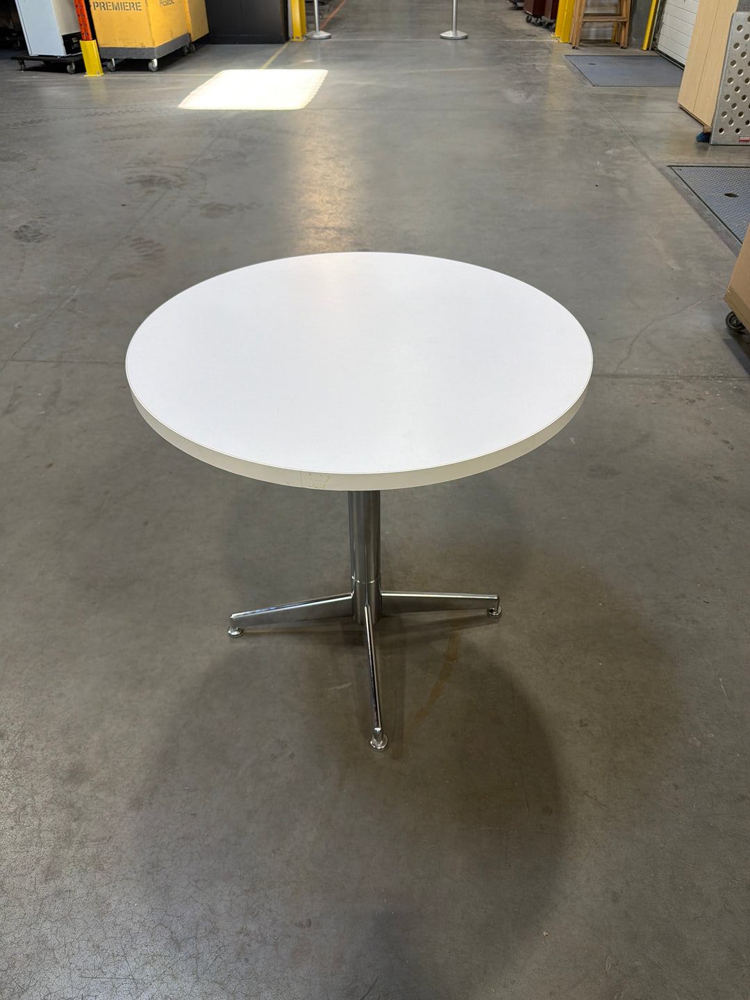 30” Round Table