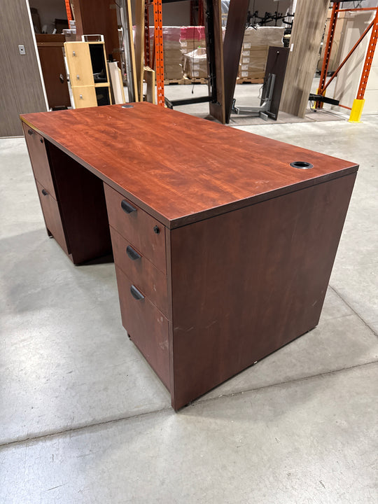 Straight Desk w/BBF and FF Ped