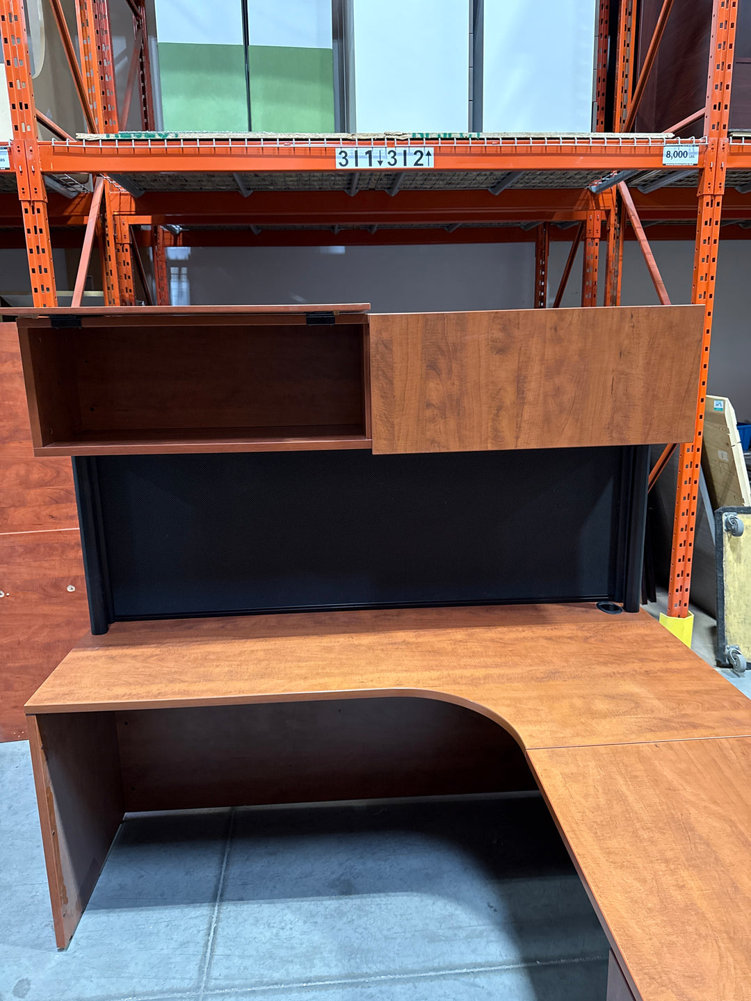 L-Shape Desk w/Hutch, BBF Ped