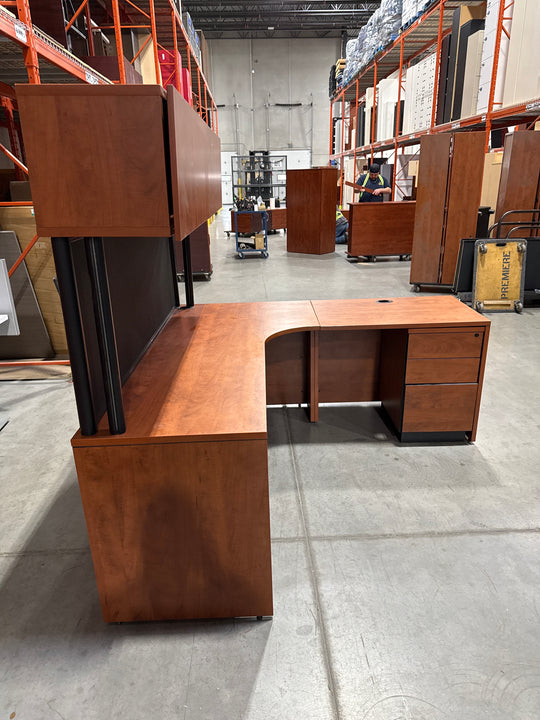 L-Shape Desk w/Hutch, BBF Ped