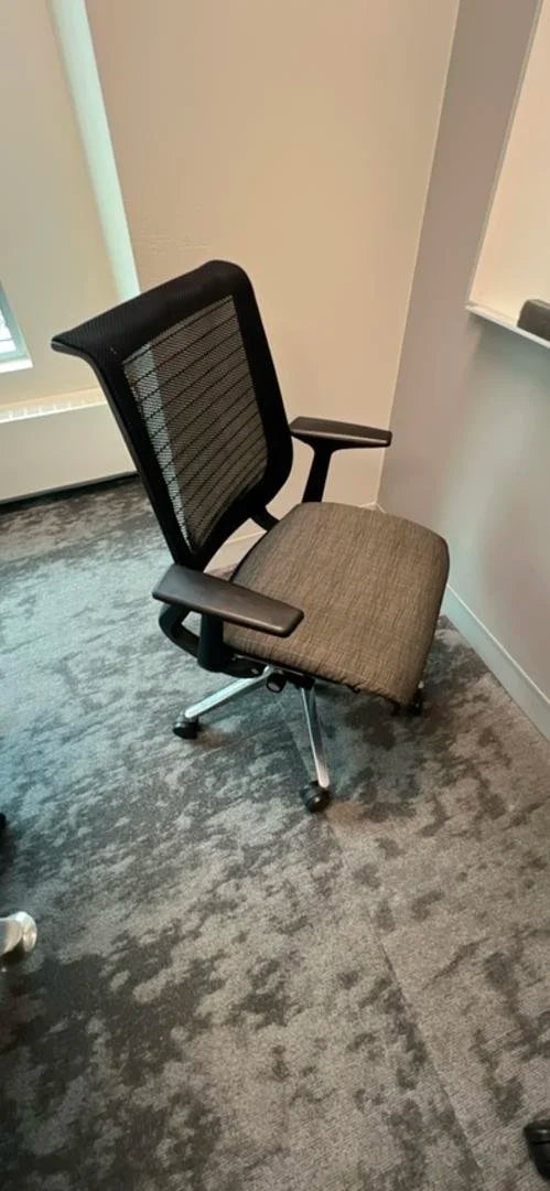 Steelcase Mesh Think Meeting Chair