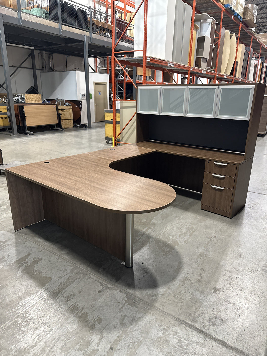Bullet U-Shape Desk w/Hutch, BBF Ped