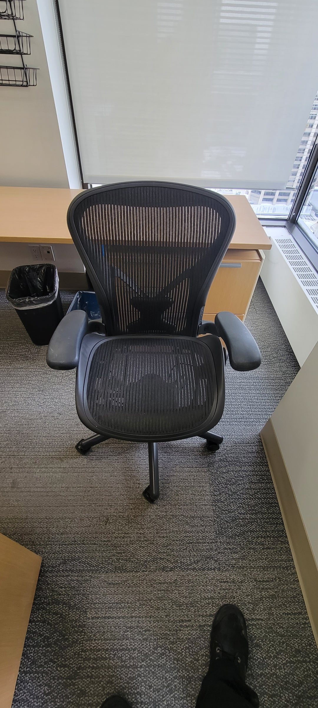 Herman Miller Aeron B w/Crossback Lumbar