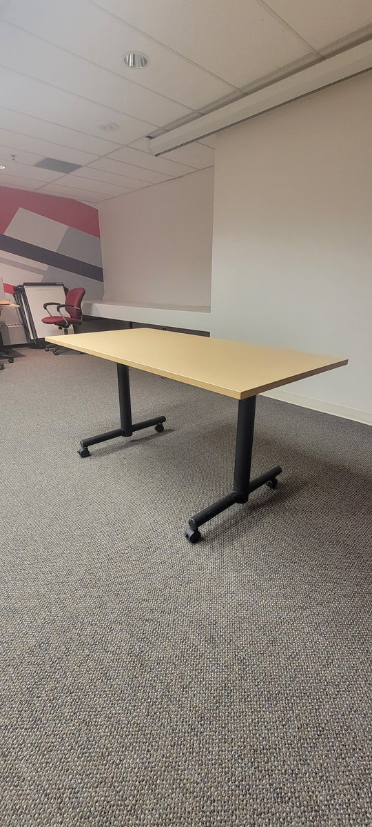 5' Mobile Training Table