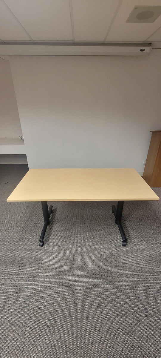 5' Mobile Training Table