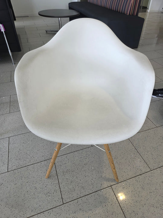 Herman Miller Eames Plastic Guest Chair