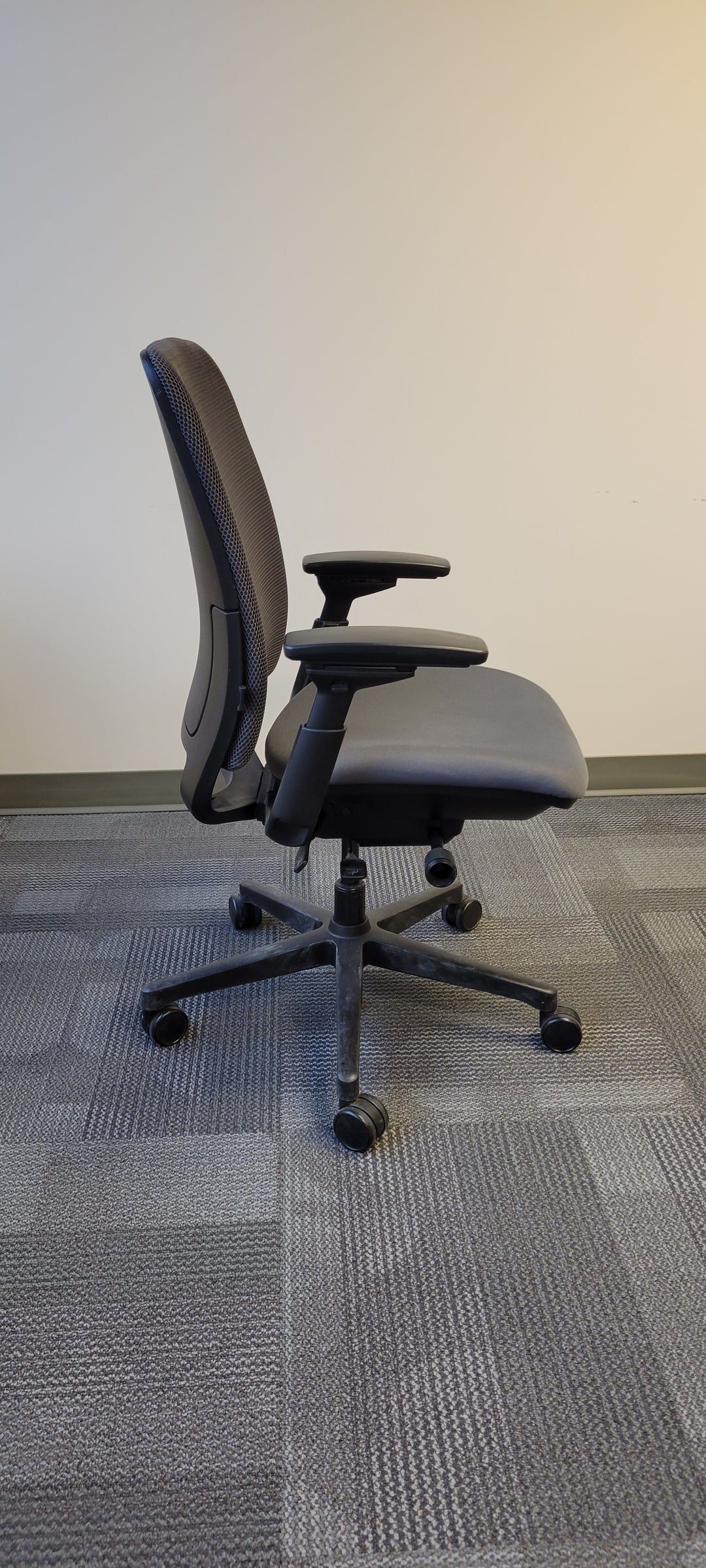 Steelcase Amia Task Chair