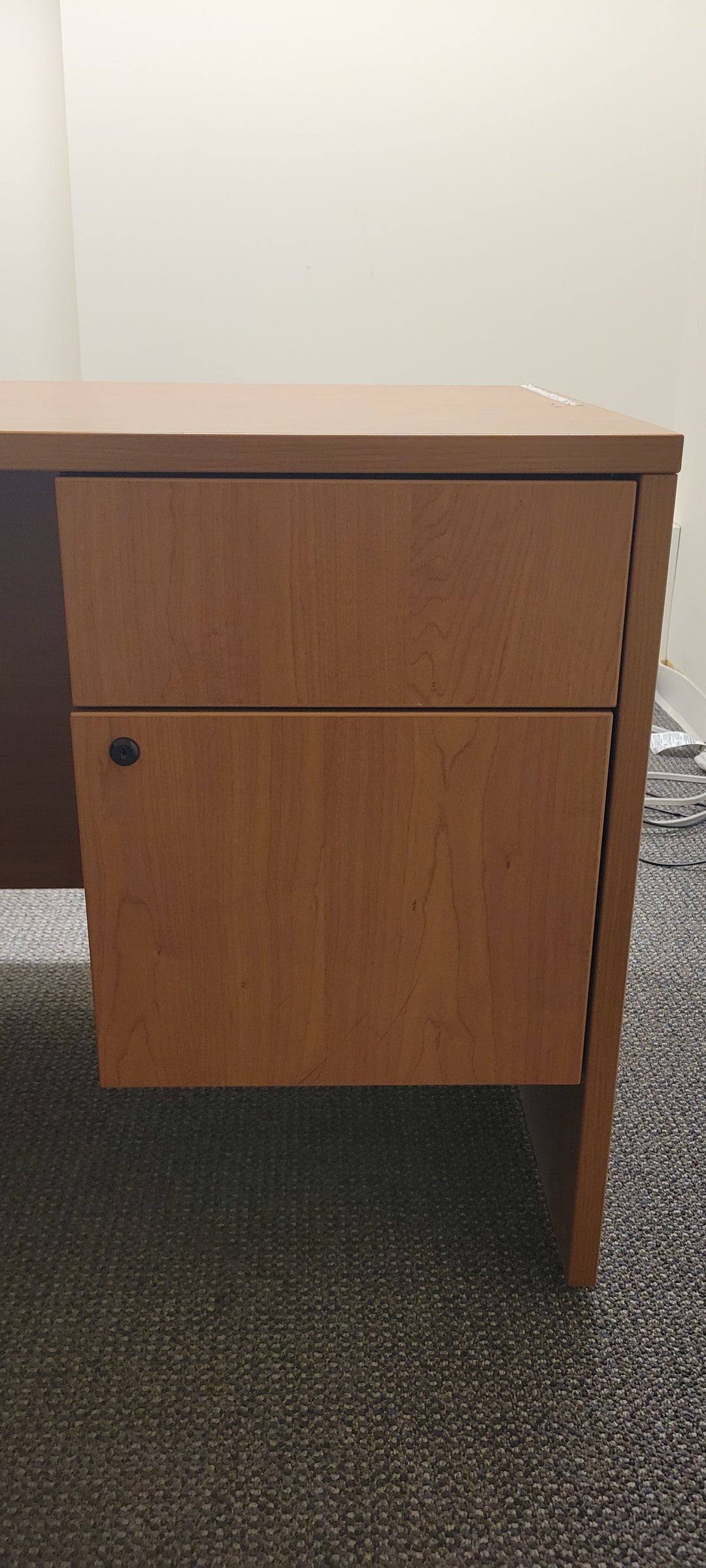 L-Shape Desk w/BF Ped