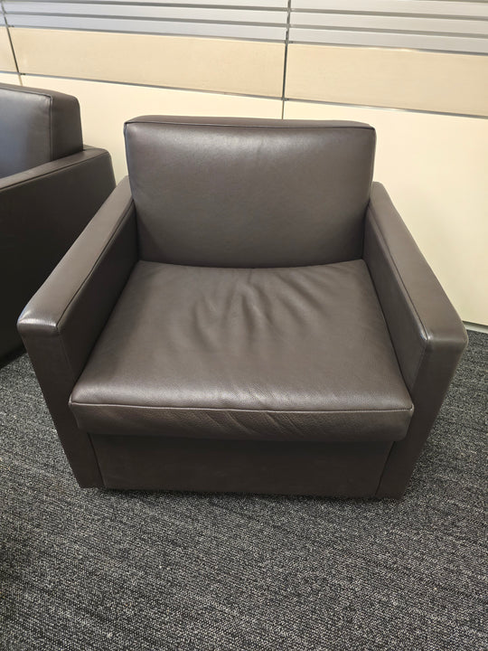 Nienkamper Leather Swivel Club Chair