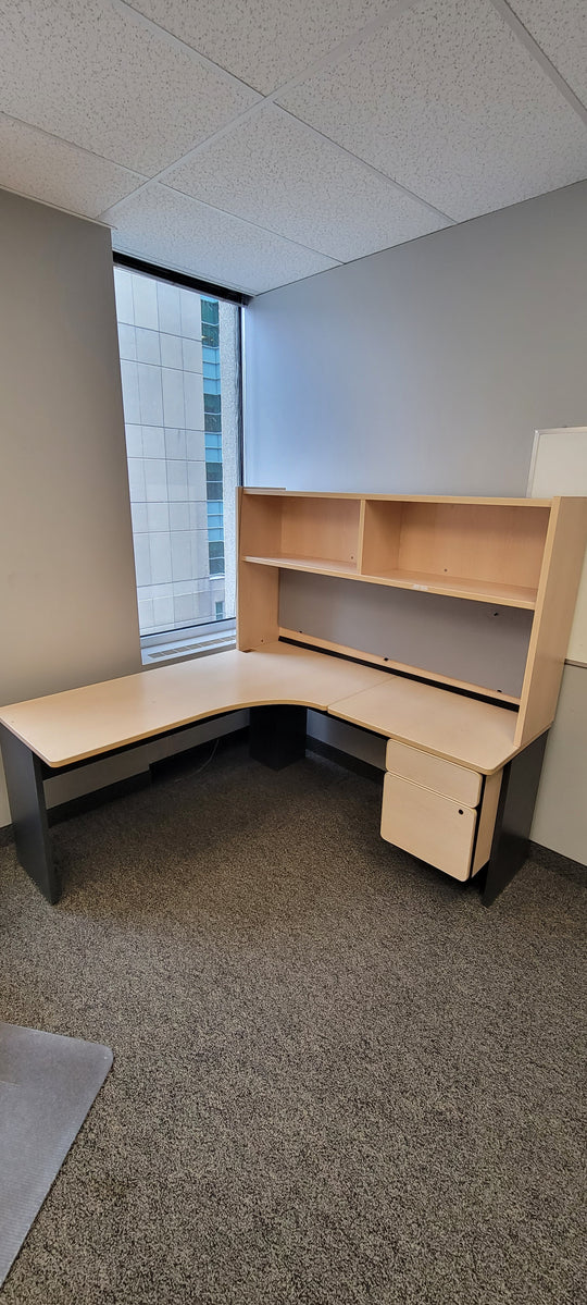 L-Shape Desk w/Hutch, BF Ped