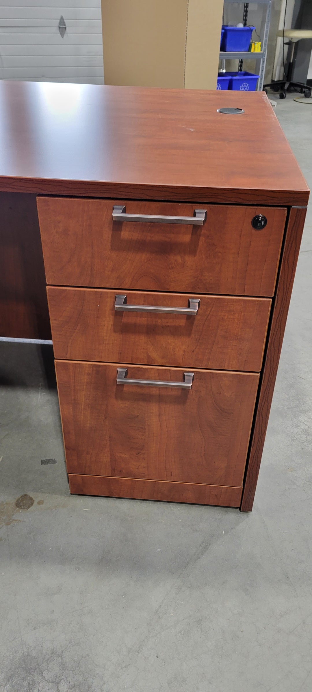 6' Straight Desk w/BBF Ped