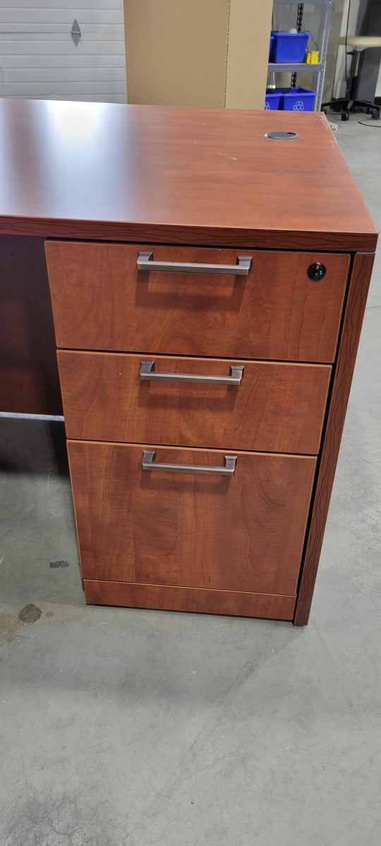 6' Straight Desk w/BBF Ped