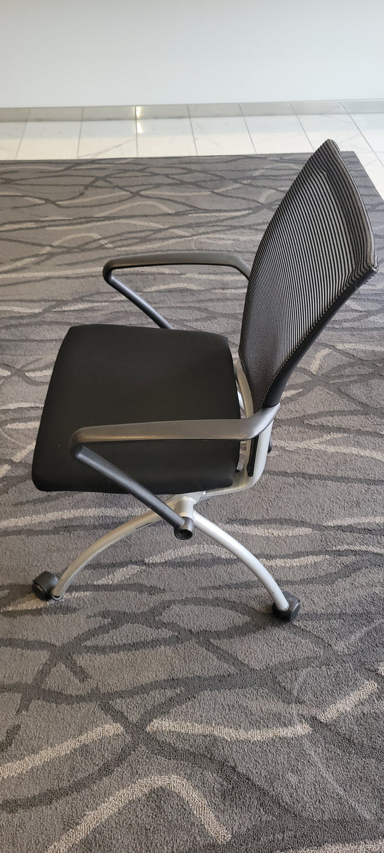 Haworth Mobile Nesting Guest Chair