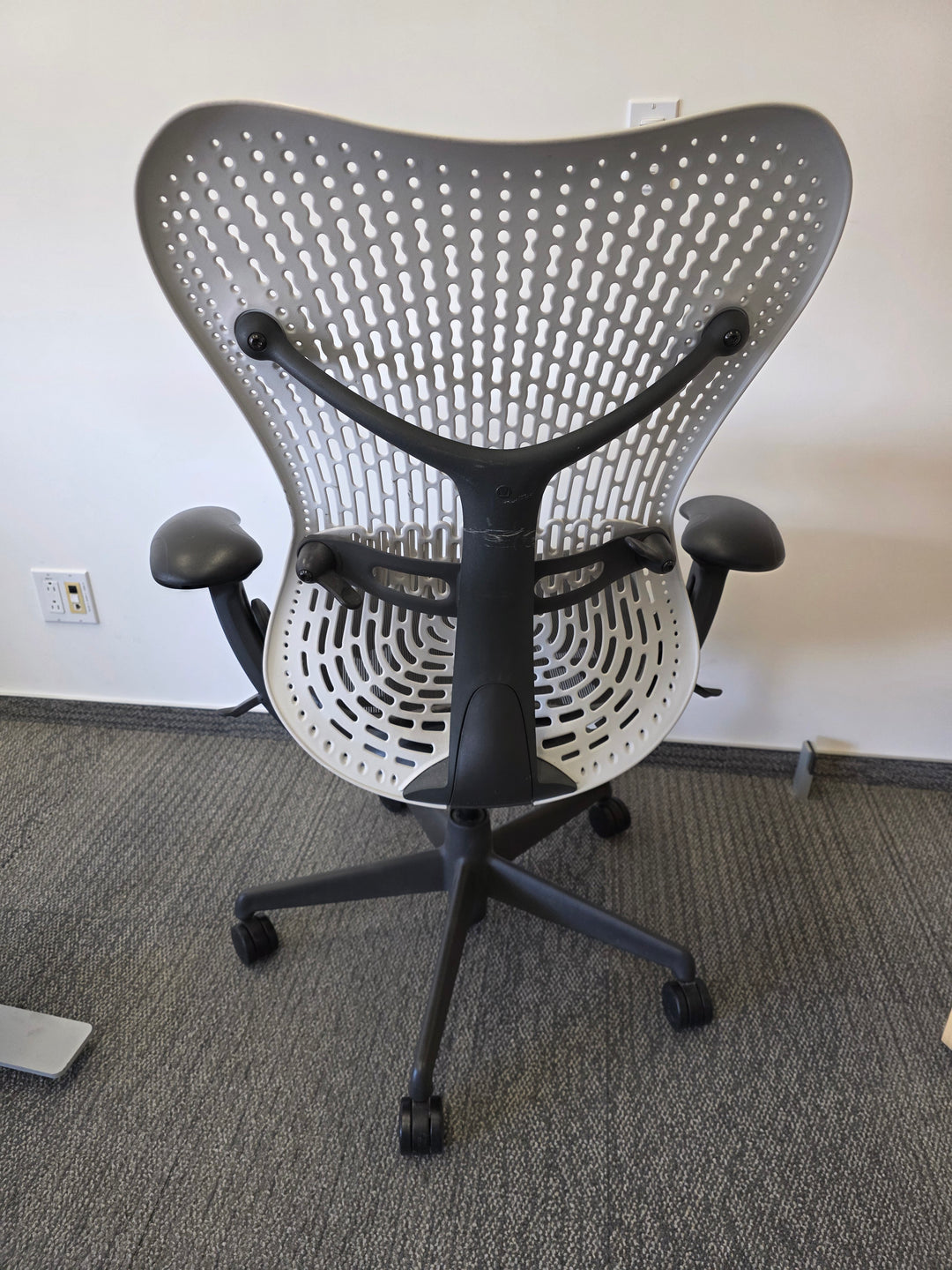 Herman Miller Mirra