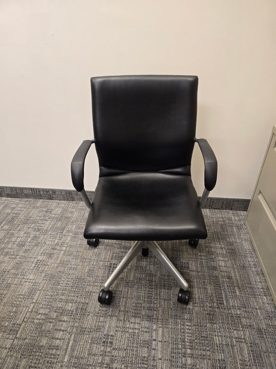 Steelcase Protégé Leather Meeting Chair