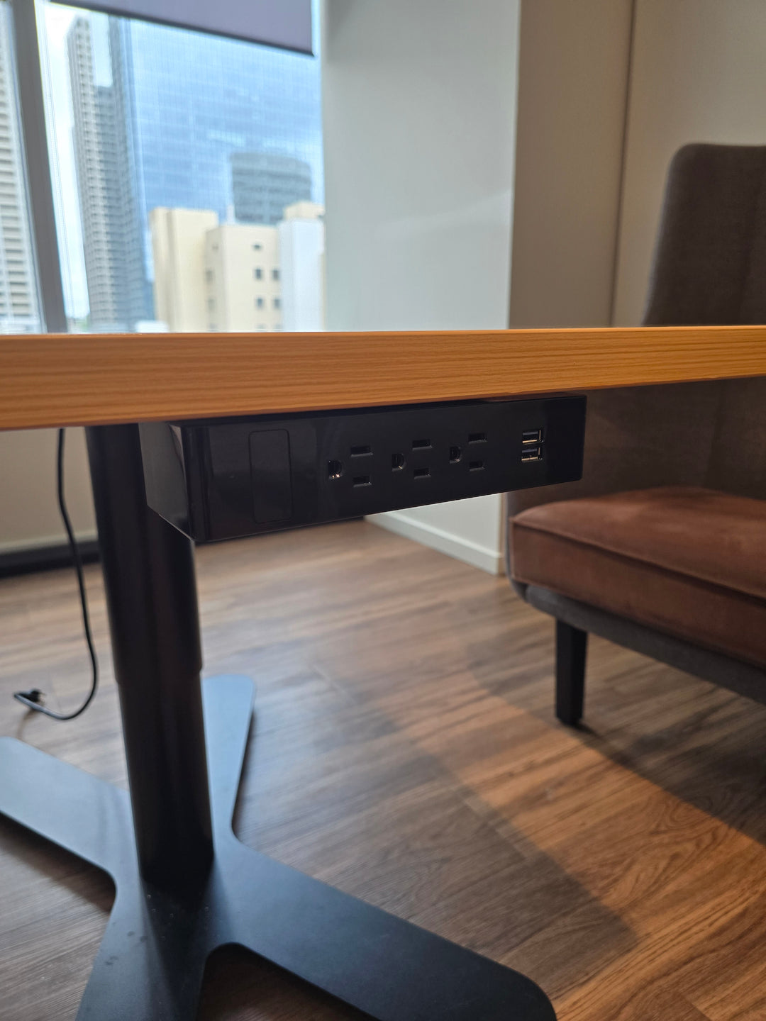 4' Height Adjustable Coffee Table w/Power Outlet