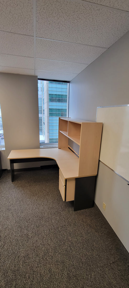 L-Shape Desk w/Hutch, BF Ped