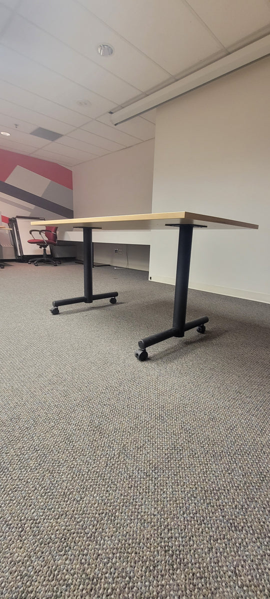 5' Mobile Training Table