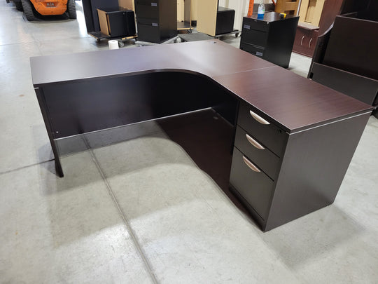 L-Shape Desk w/BBF Ped