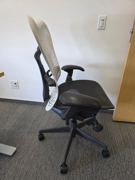 Herman Miller Mirra